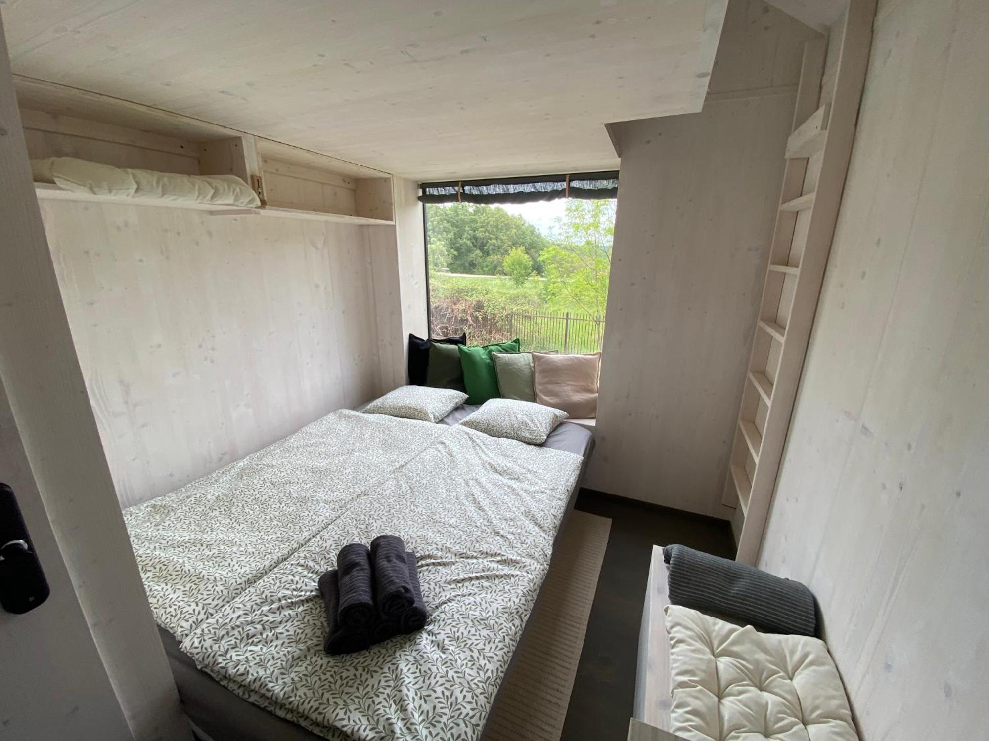 Prague Camping Dzban Buitenkant foto