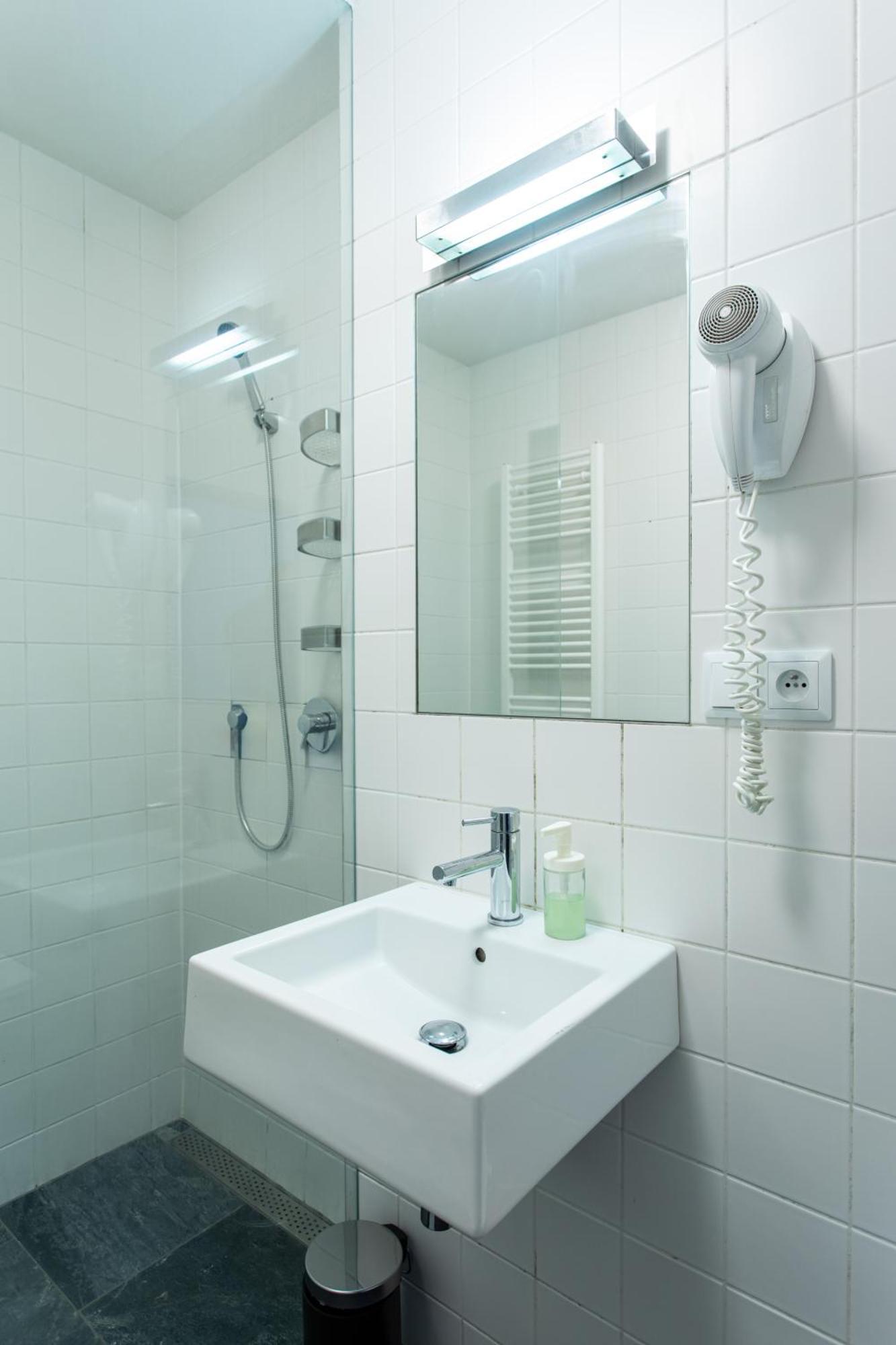 Prague Camping Dzban Buitenkant foto